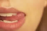 Cara memerahkan bibir dengan menghindari kebiasaan menjilat bibir