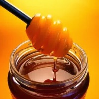 Cara memerahkan bibir dengan madu